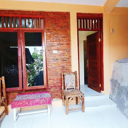 Aman'S Guesthouse Tuk Tuk Exterior photo
