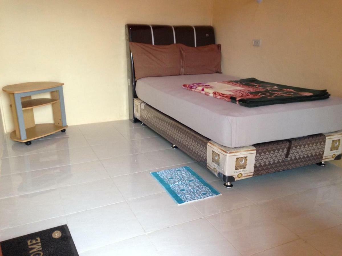 Aman'S Guesthouse Tuk Tuk Exterior photo