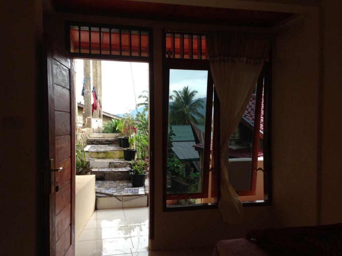 Aman'S Guesthouse Tuk Tuk Exterior photo