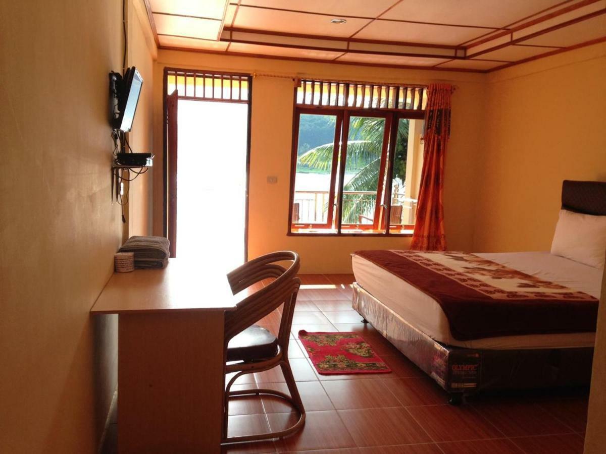 Aman'S Guesthouse Tuk Tuk Exterior photo